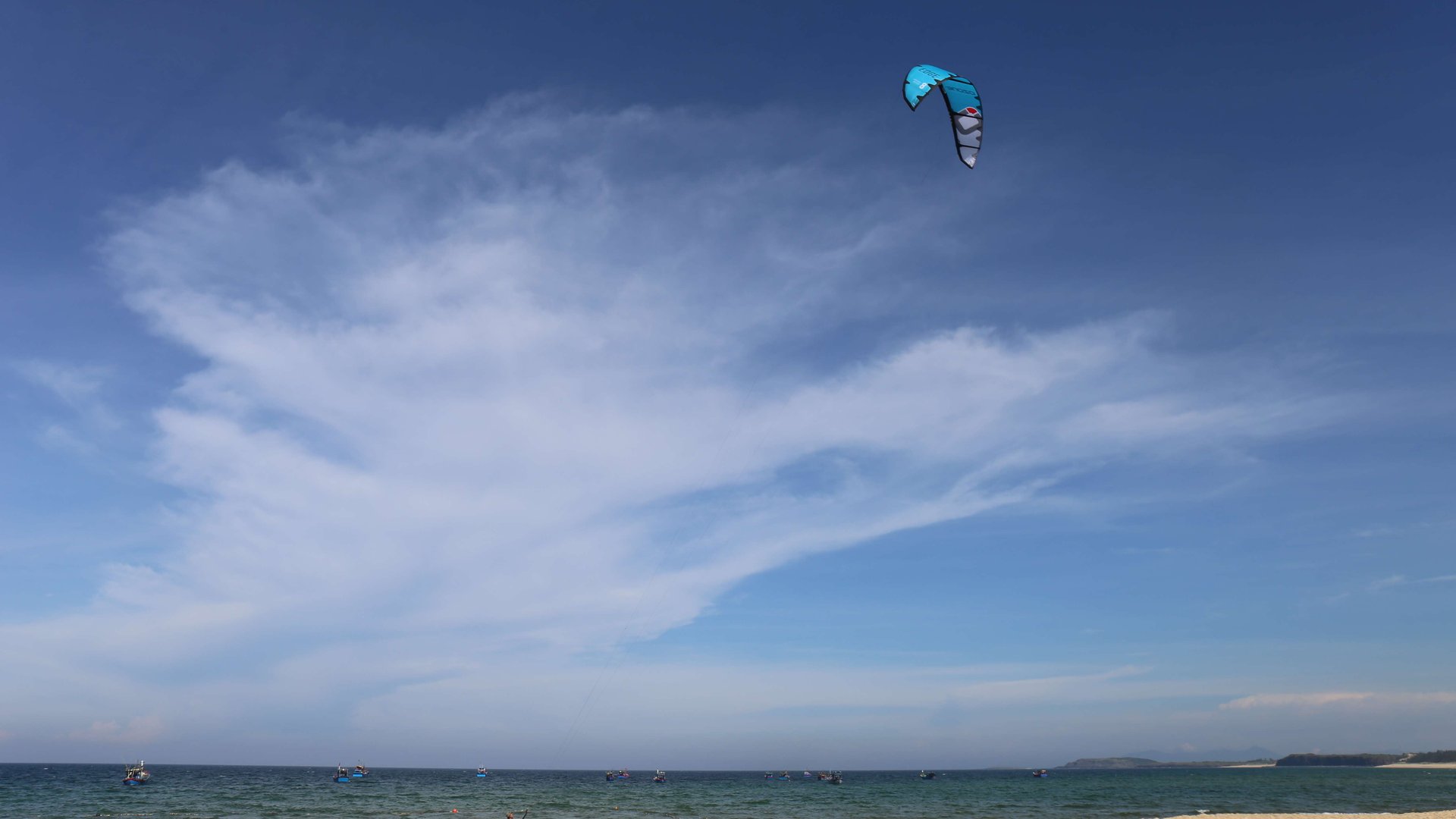 Kiter getting ready for kitesurf session