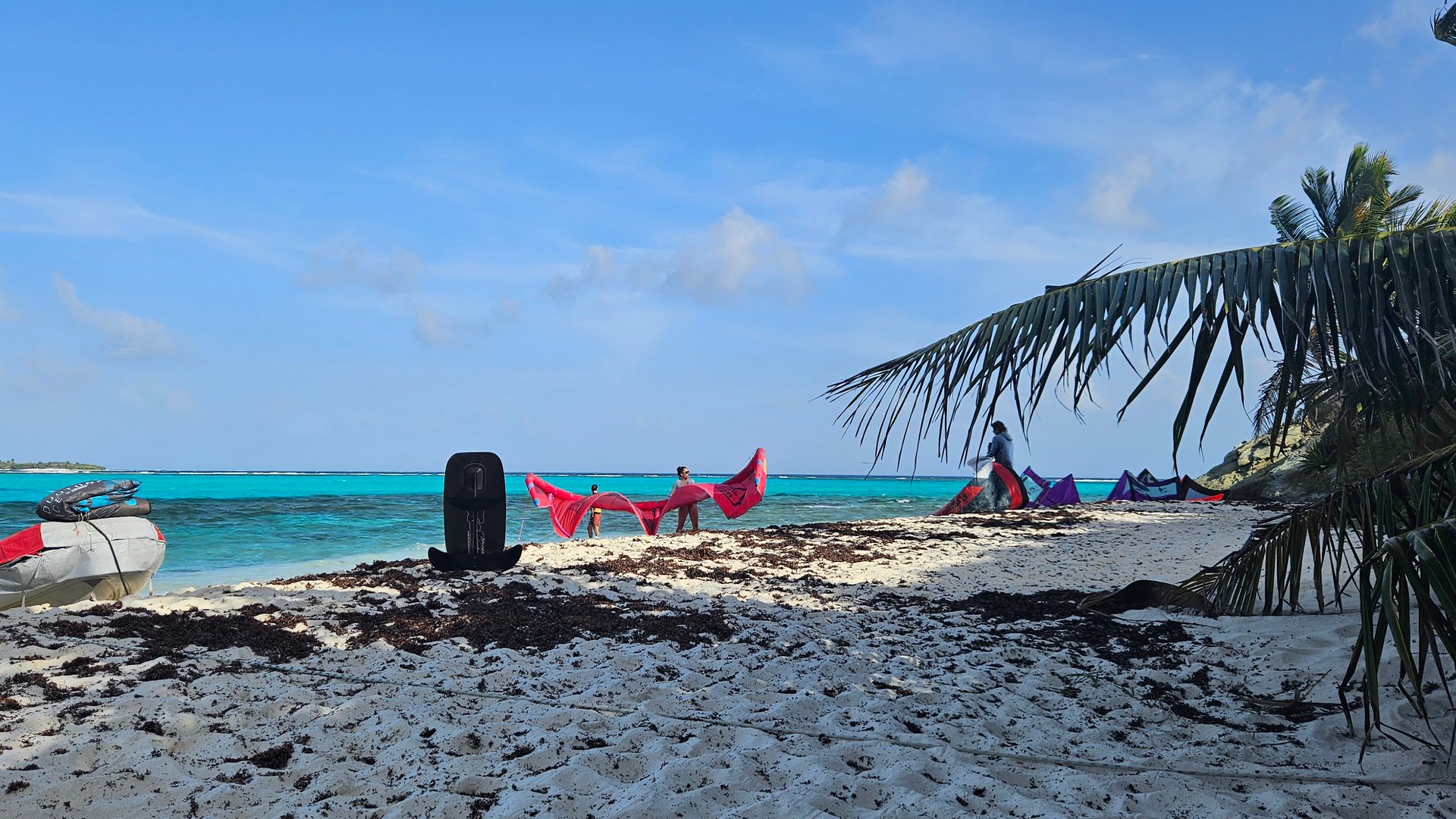 Remote Kitesurf Beach at Tobago Cays with crystal clear water