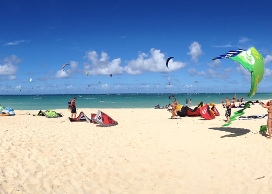 HST Windsurf, Kitesurf and WingFoil School 