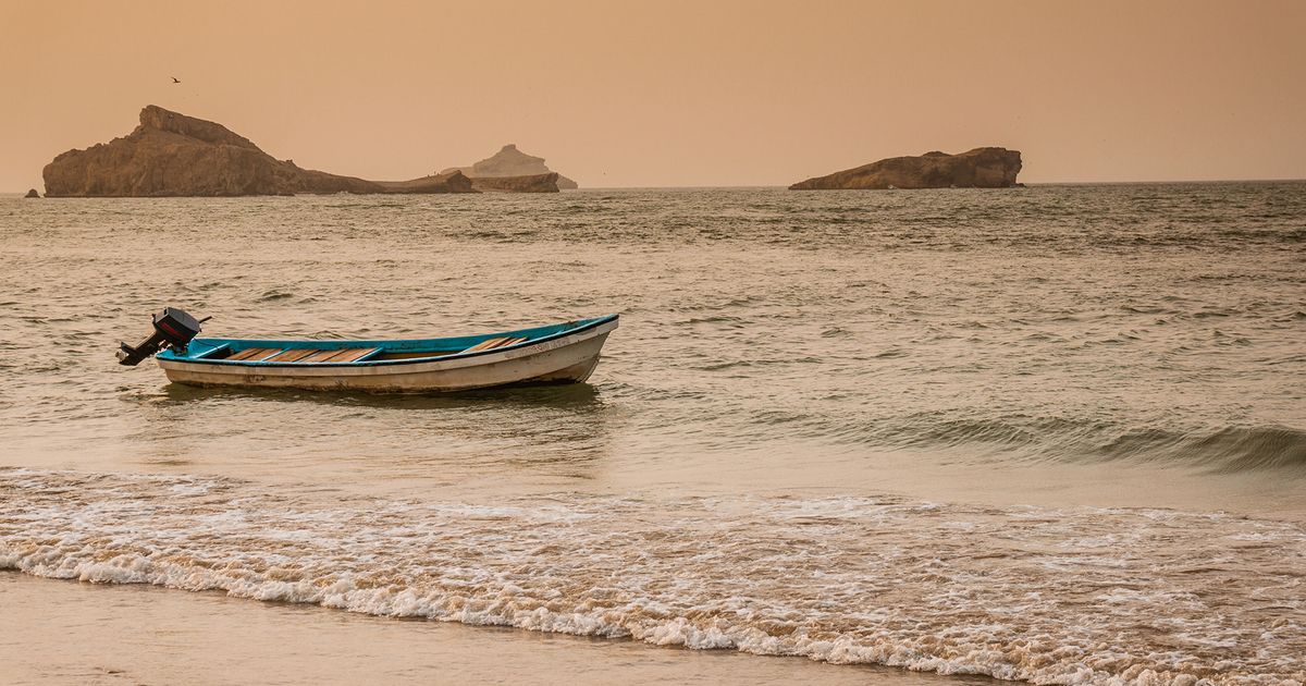 Rock in the Ocean at Sawadi Kitesurfing Beach