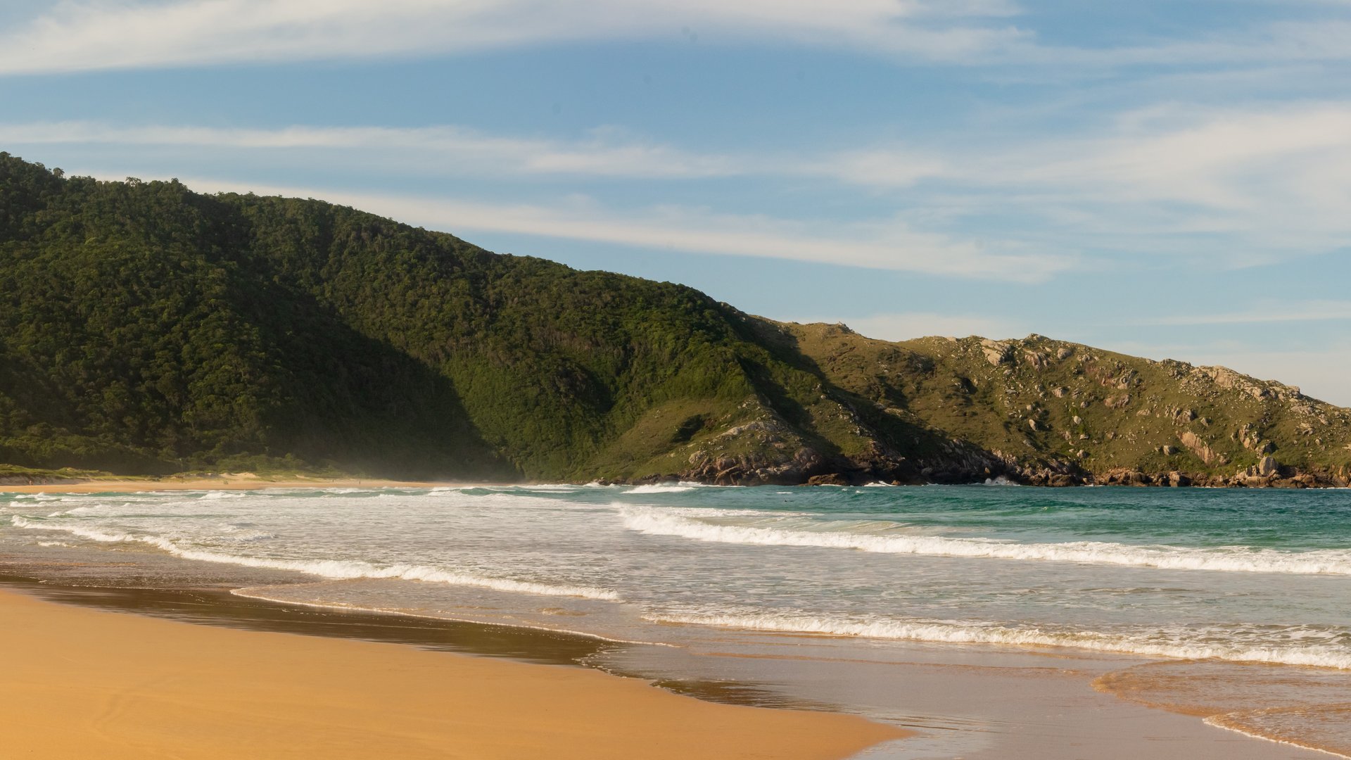 Lagoinha Kite Beach with small waves coming in 