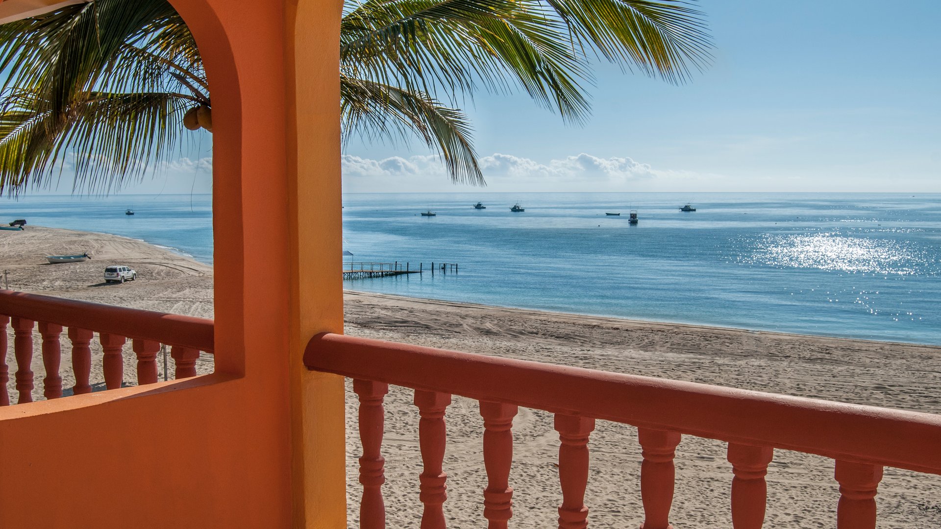 Wood house view to Beach at Los Barriles