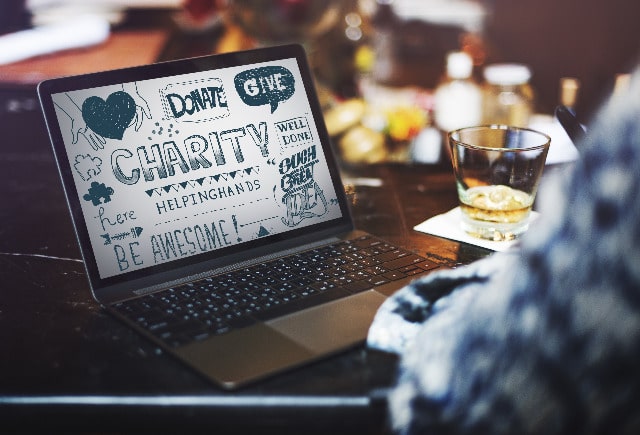 7 Unique Ways to Raise Money on Social Media