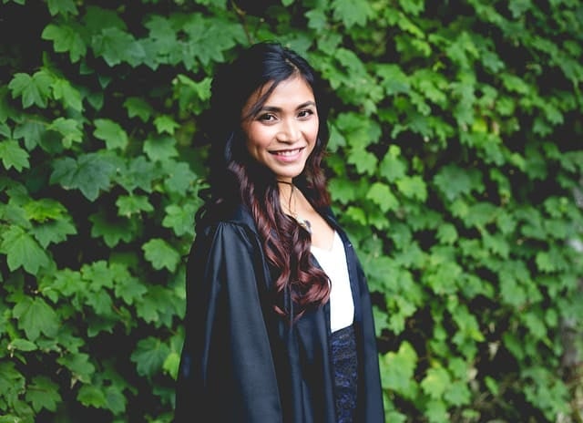 What Are the Benefits of Going Back To School To Get Your MBA?