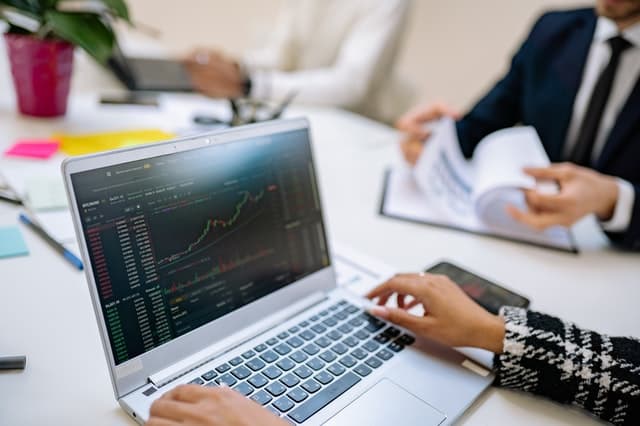 Expect from the Best Brokers for Forex Trading