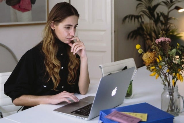 Running a Small-Scale Business: How Virtual Assistants Can Help Improve Work Efficiency