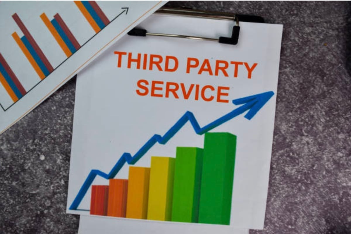 6 Reasons Why You Should Outsource Your Shipping 