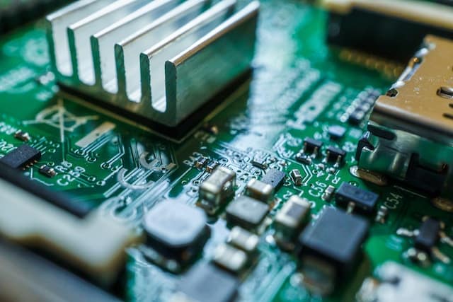 Navigating the Landscape of B2B Electronic Components Supply