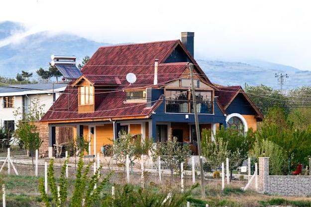 7 Signs of Wind Damage to Roof