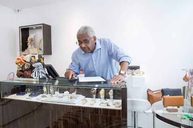 How to Choose the Best POS System for Your Jewelry Store: A Comprehensive Guide