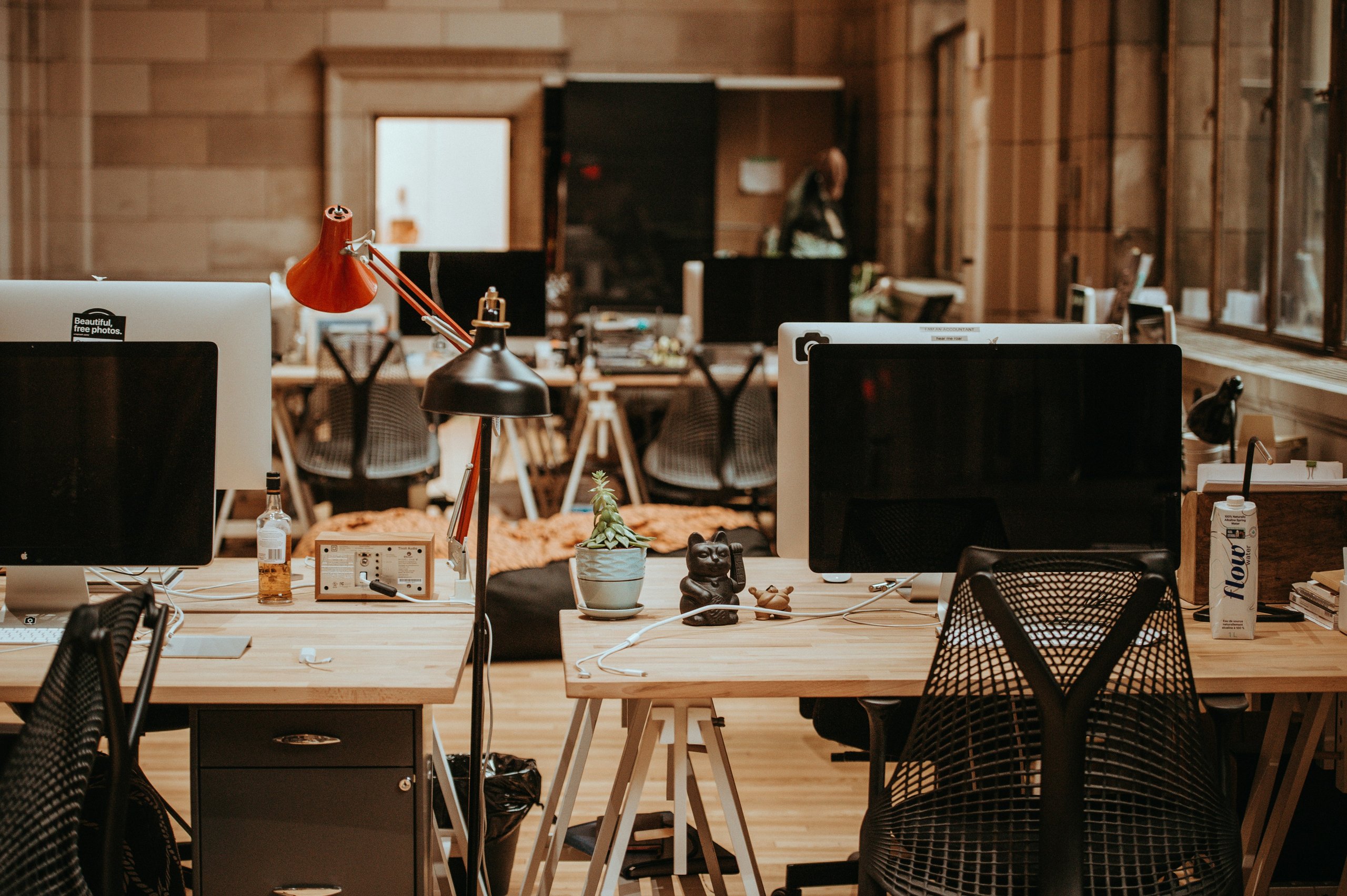 Large Focus Rooms That Cater to Hybrid Work Environments