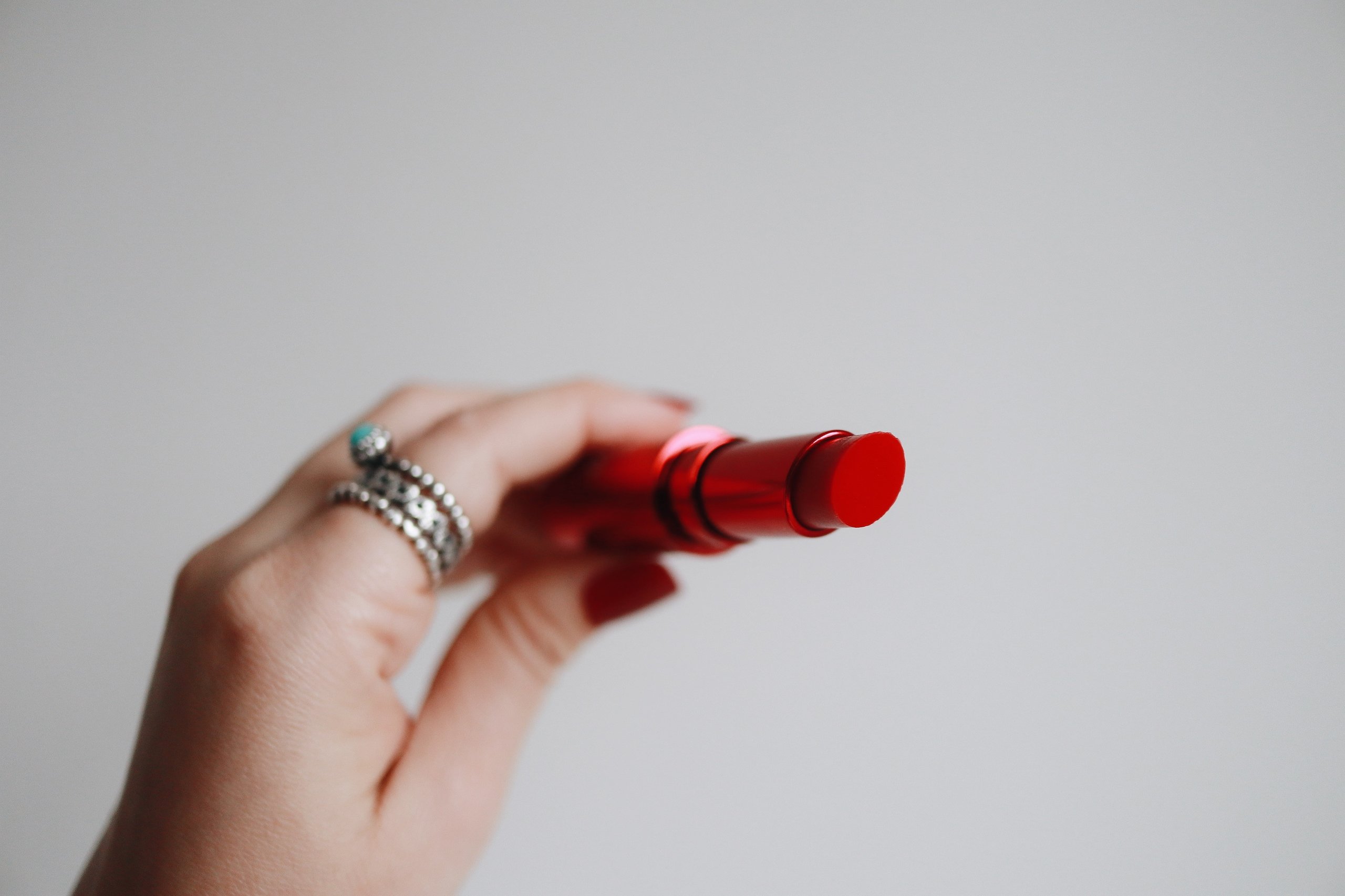 Why a Streamlined Makeup Routine is a Game-Changer for Busy Lives