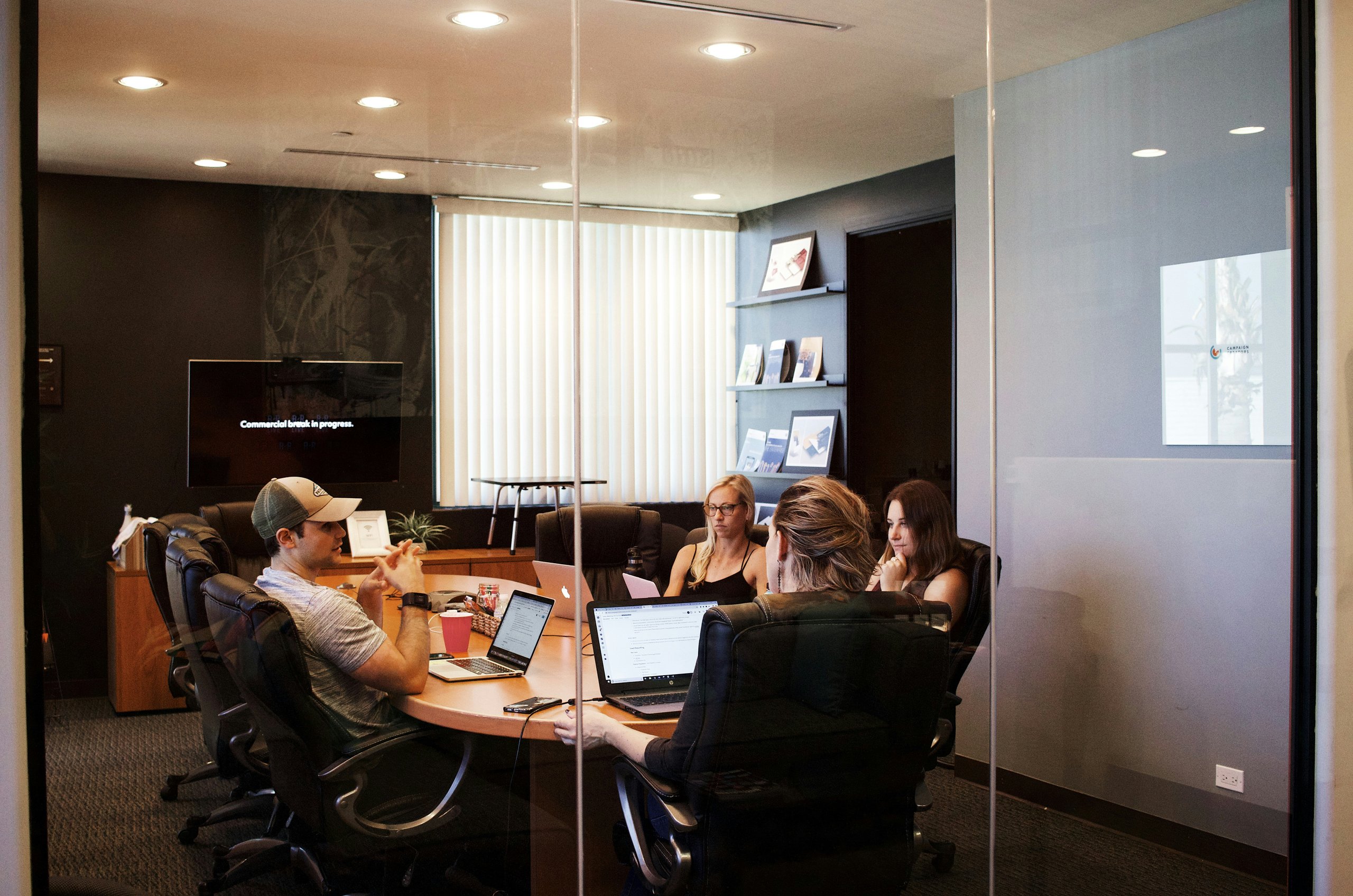 Key Benefits of Hiring a PPC Company for Mid-Sized Businesses