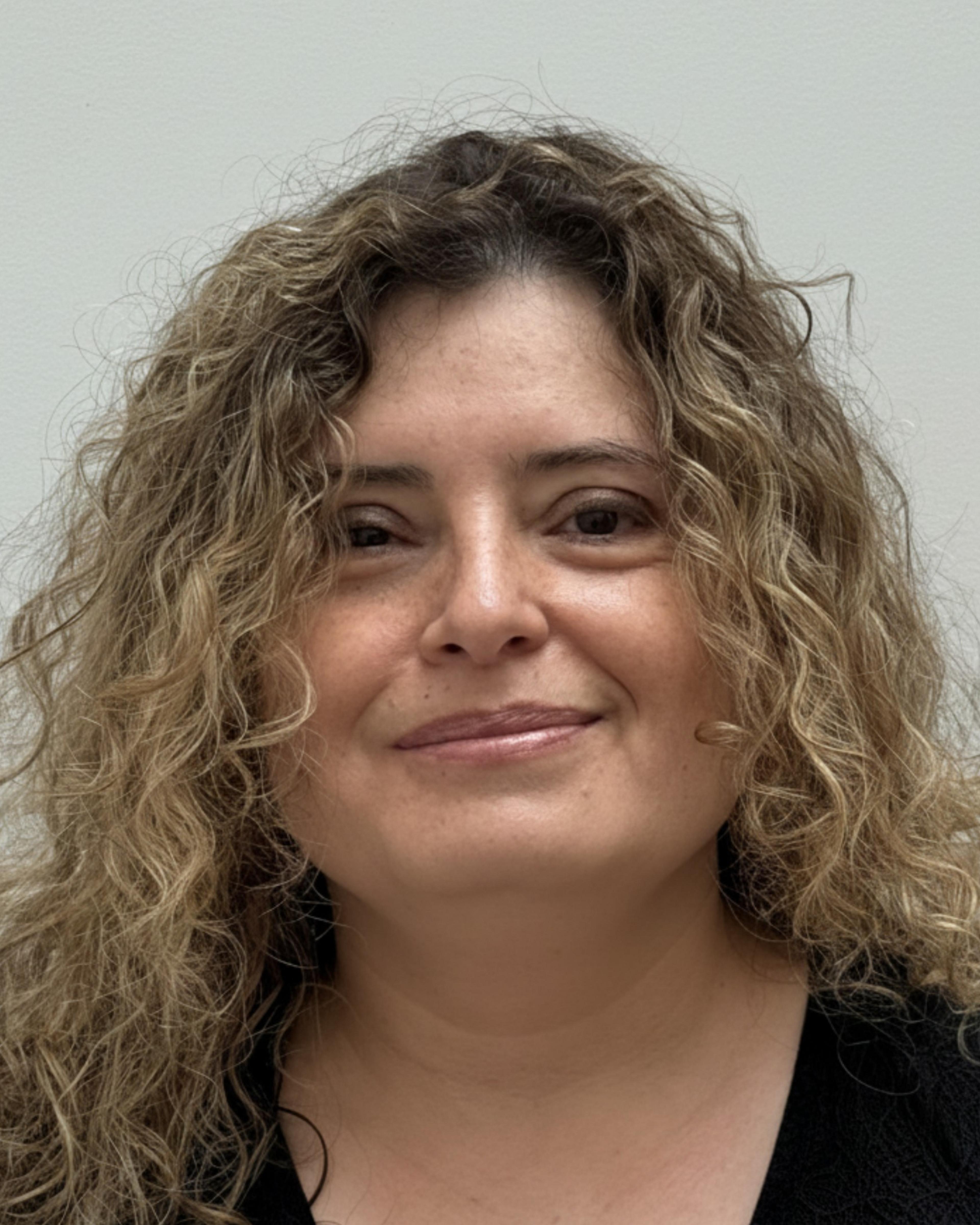 profile picture of Maria Chica who works as a Travailleuse sociale clinicienne