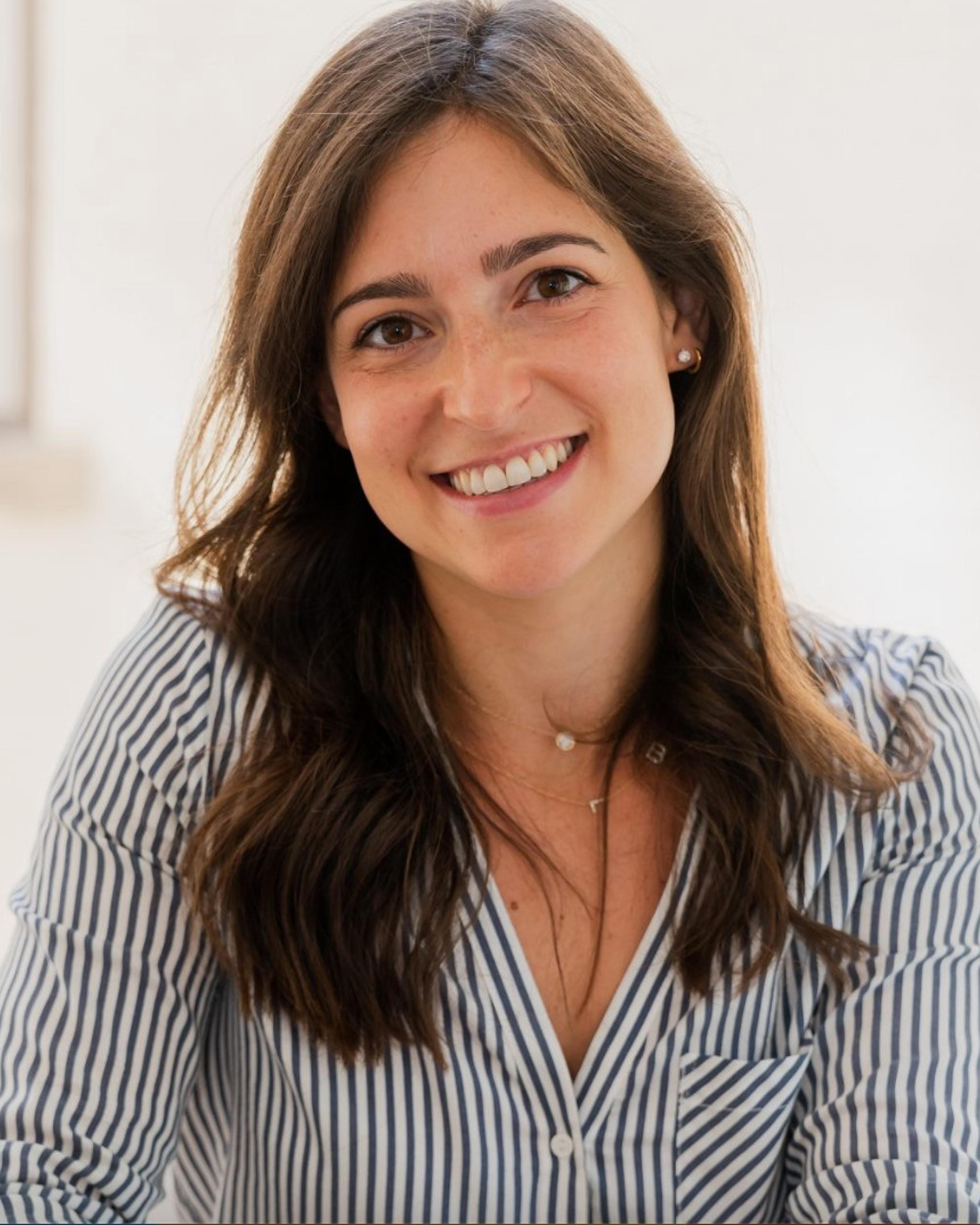 profile picture of Shira Levitt who works as a Maîtrise en travail social, consultante en comportement des enfants