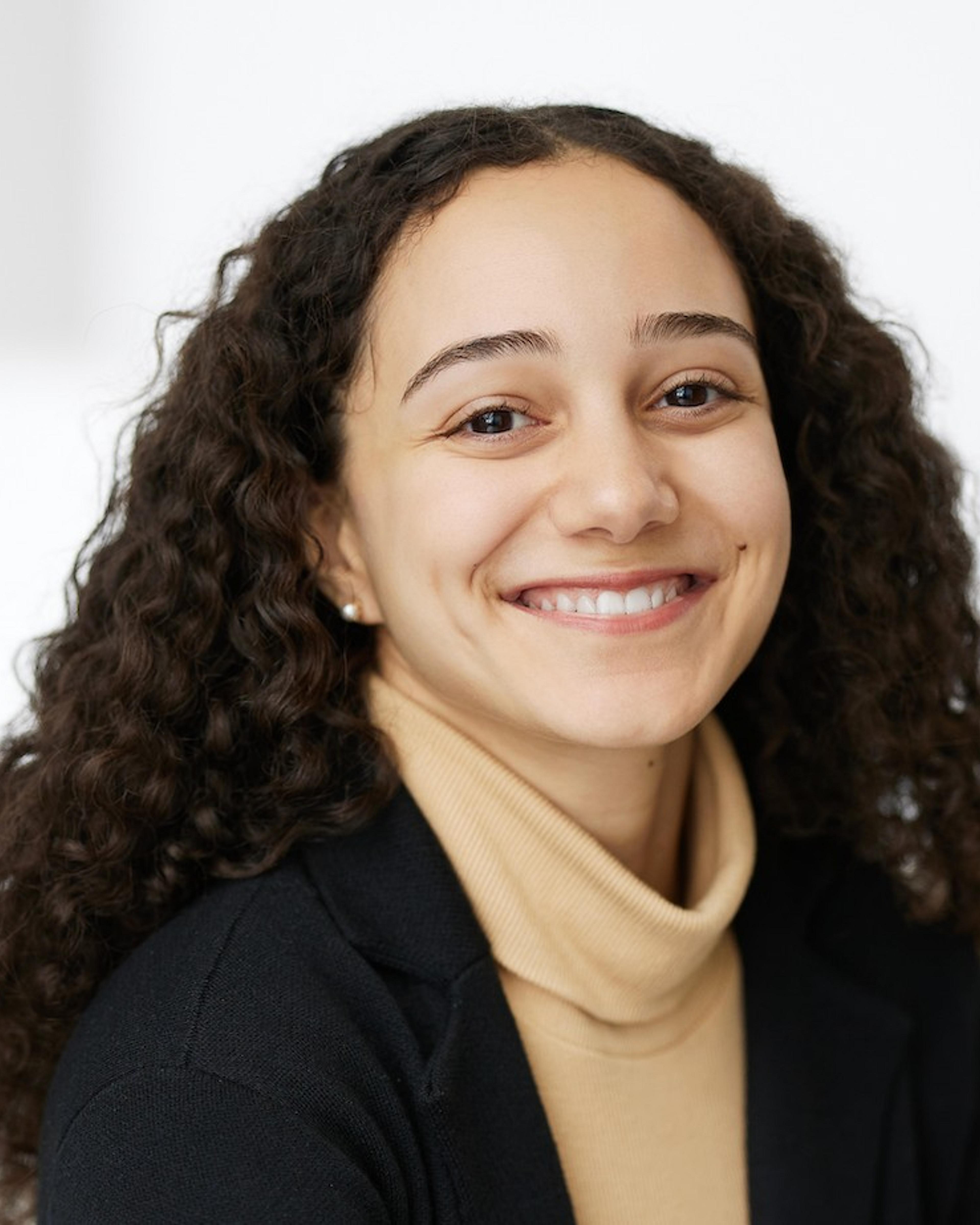 profile picture of Dahbia Illoul who works as a M.A., psychotherapy intern