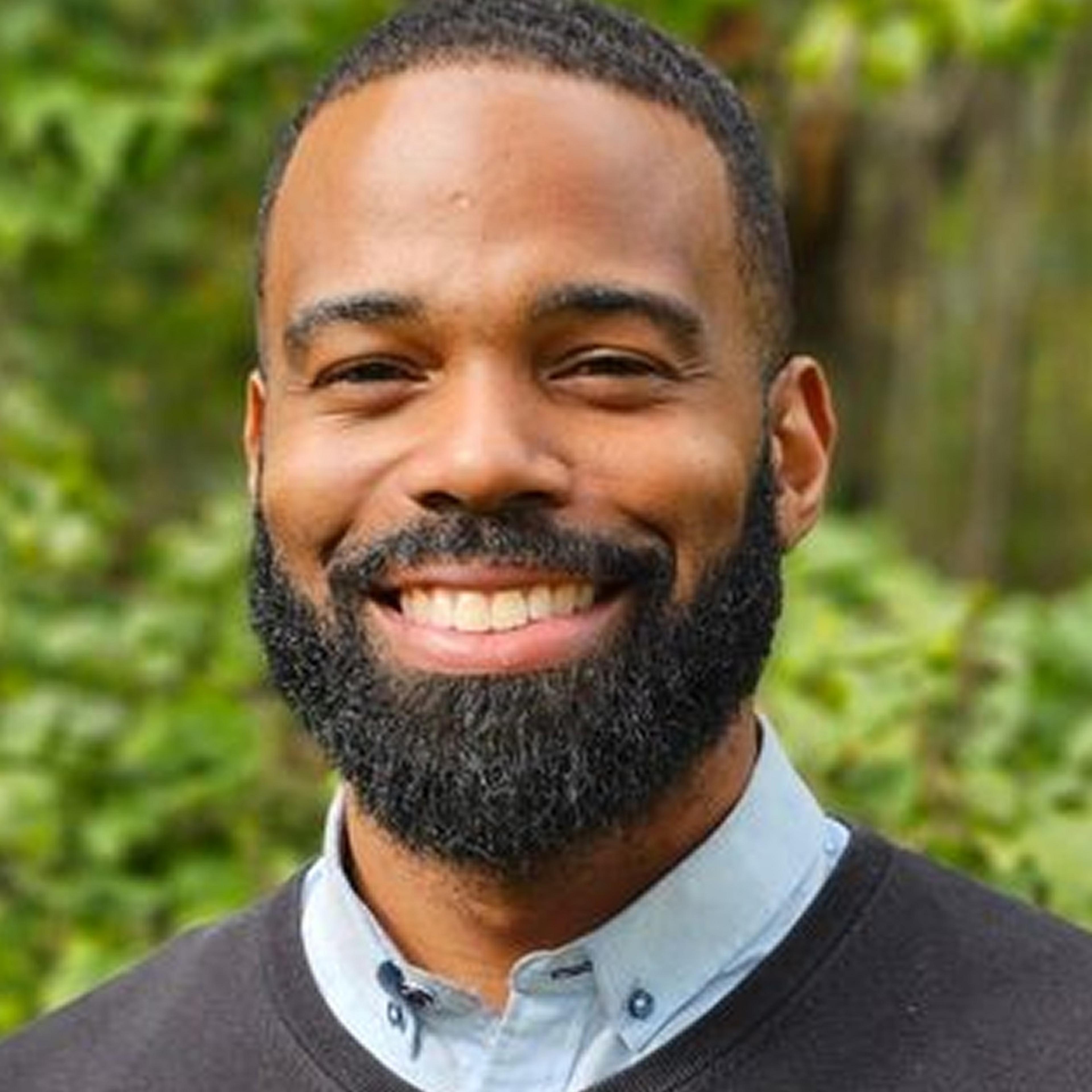 profile picture of Shimmon Hutchinson who works as a Travailleur social agréé, fondateur/propriétaire