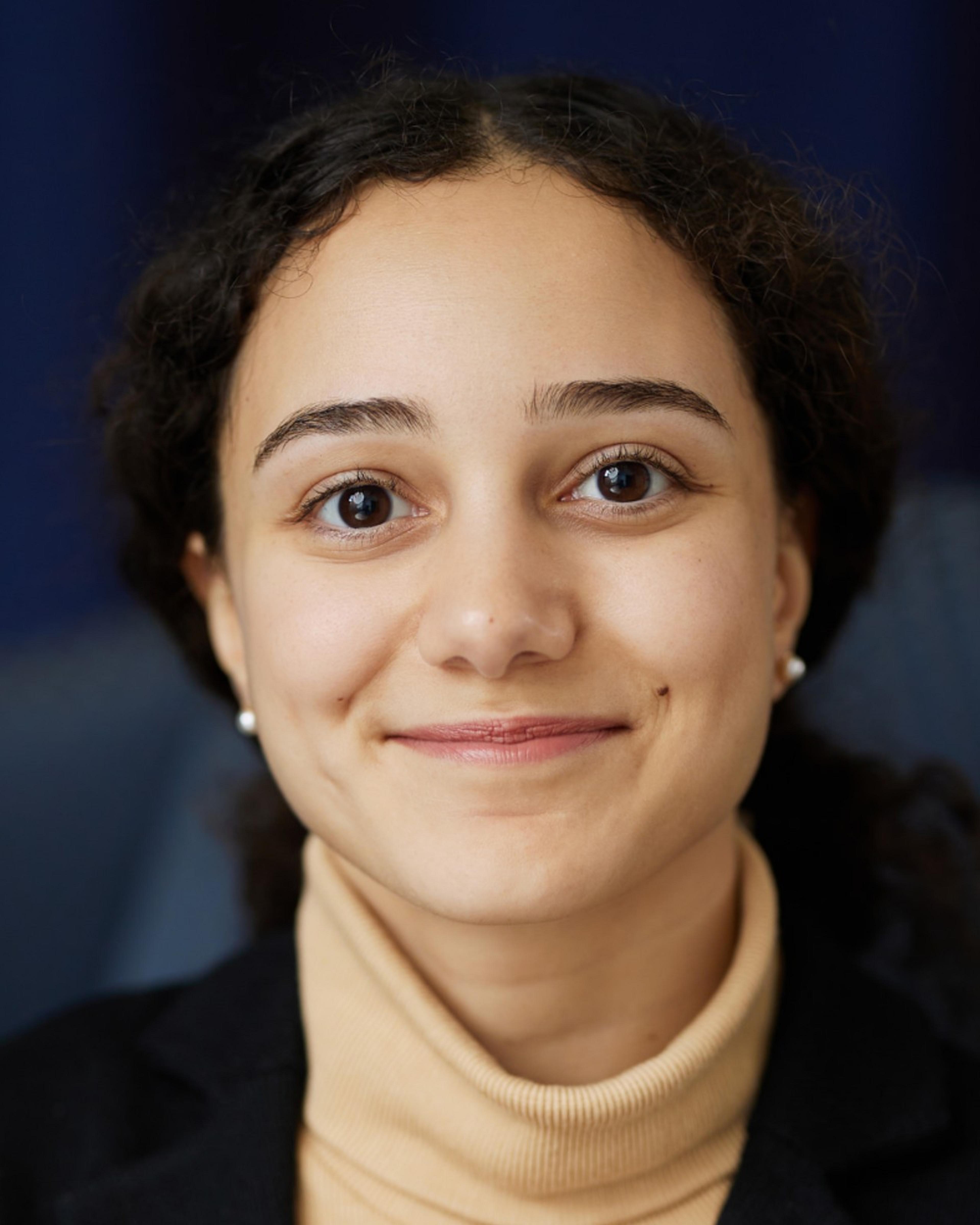 profile picture of Dahbia Illoul who works as a M.A.,t.s., psychotherapist