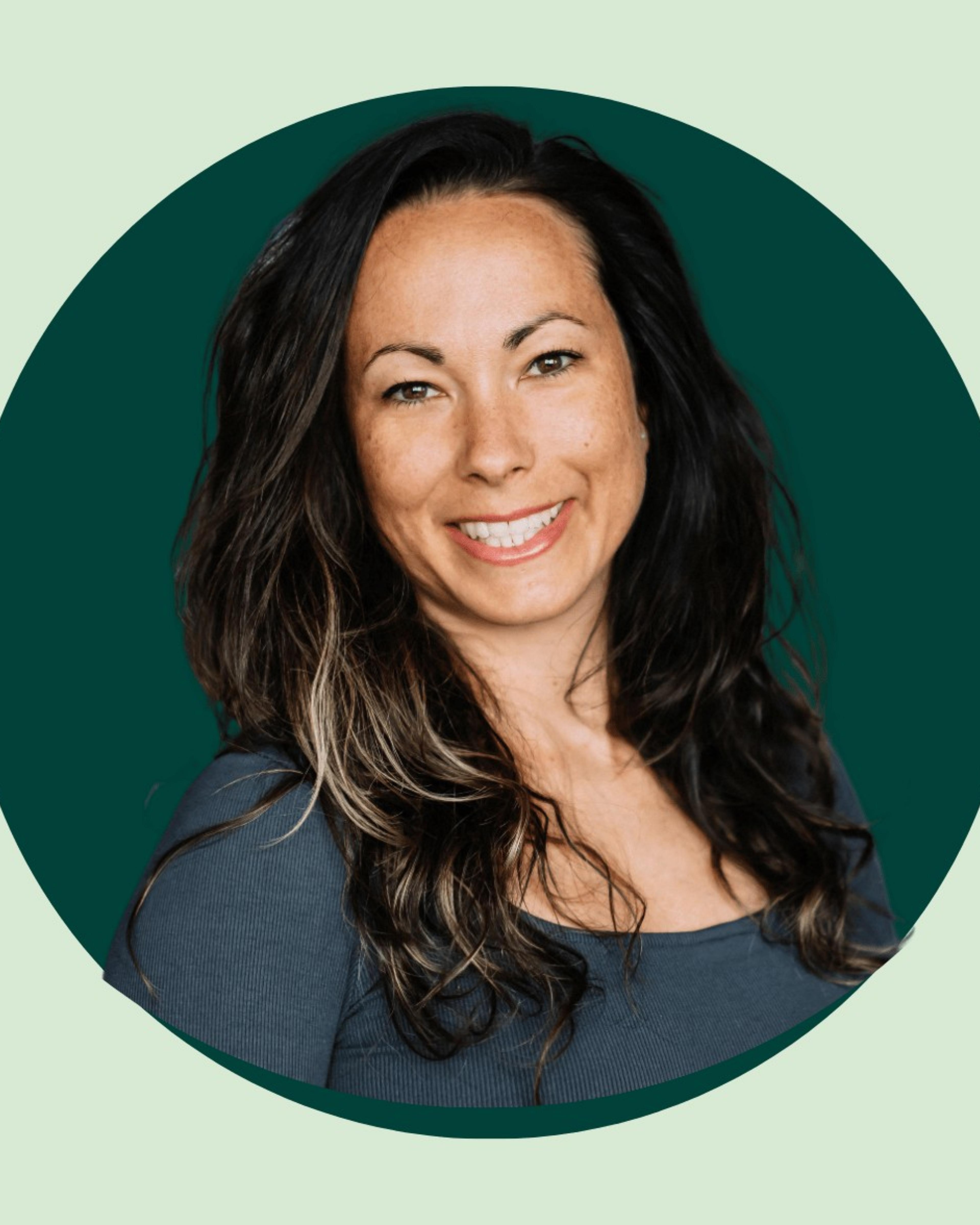 profile picture of Flore Deshayes who works as a Travailleuse sociale, Écothérapeute