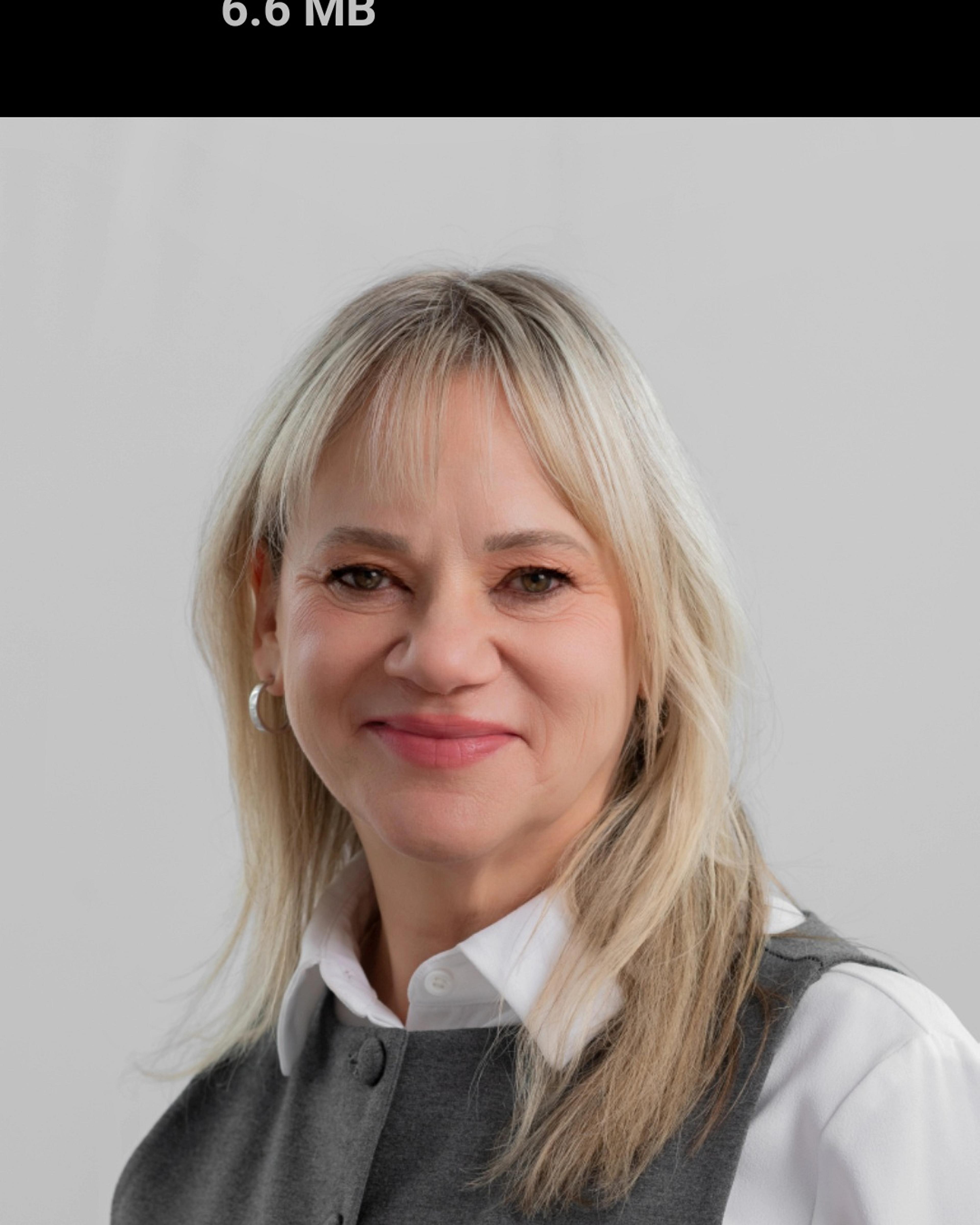 profile picture of Lisa Schoonhoven who works as a Canadian Certified Counsellor, Guidance Counsellor