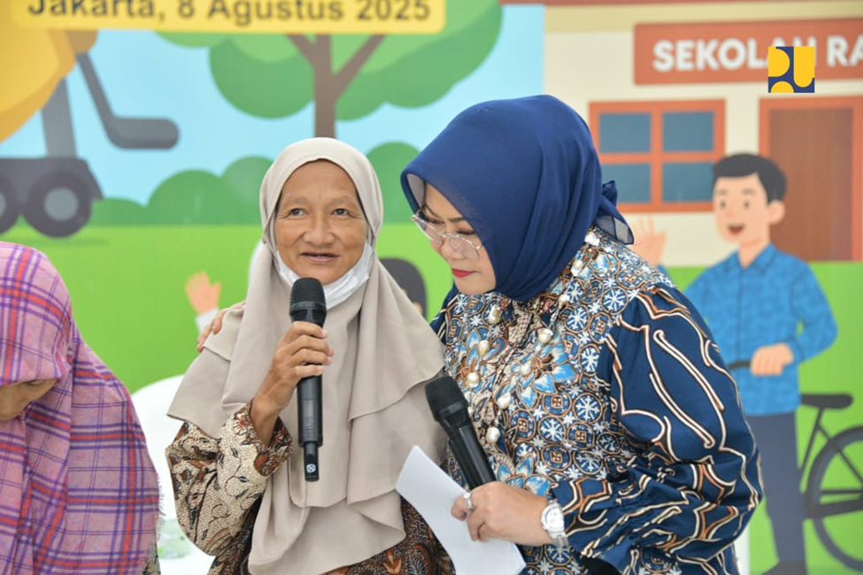 Interaksi perwakilan Ibu Dharma Wanita Kementerian Pekerjaan Umum