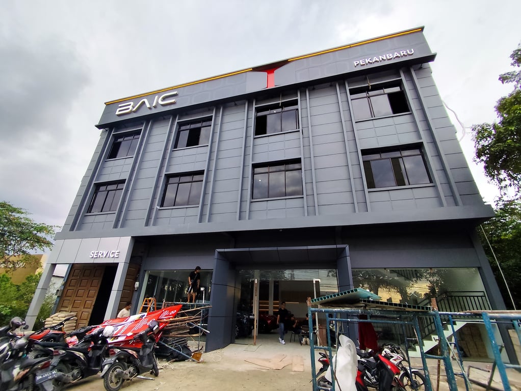 Tampak Depan Showroom BAIC Pekanbaru