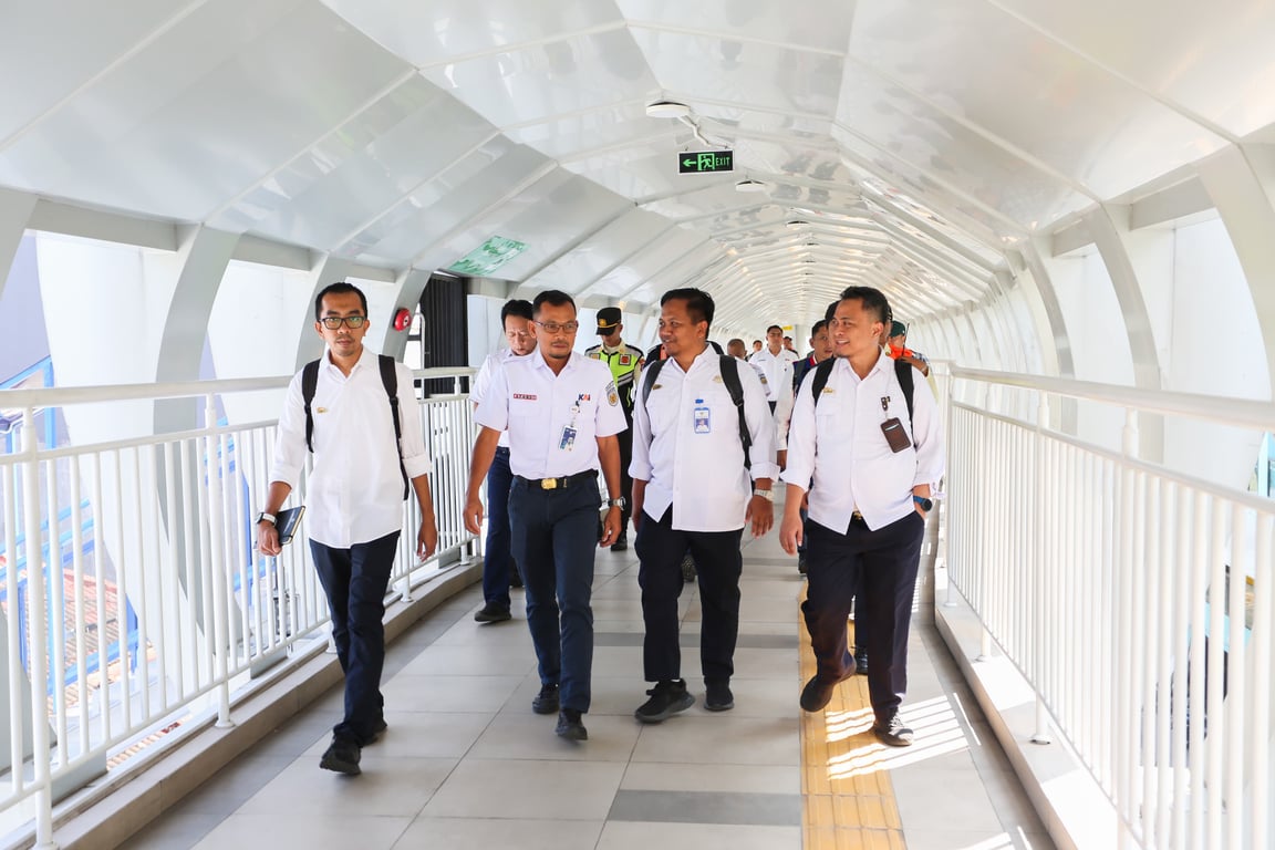 Dilanjutkan Meninjau pembangunan Skybridge Bogor Paledang