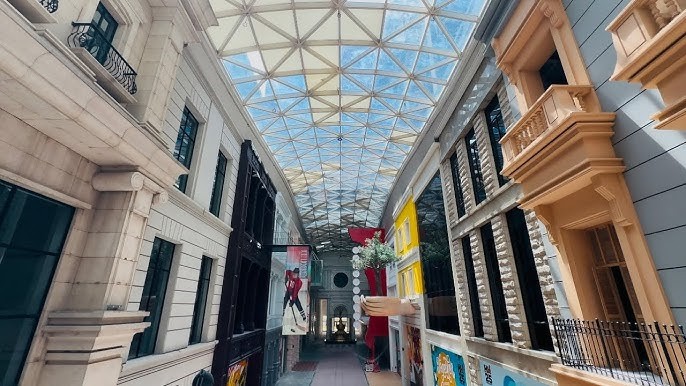   Empire City is a dynamic, vibrant hub that attracts diverse groups, from tourists, families to athletes. Its environment is ideal for an indoor ski facility, and we believe it offers a world-class experience for our visitors,” Arthur Yap explained.