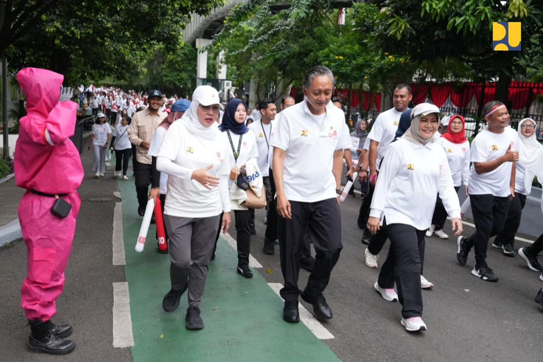 Kedua dari kiri baris terdepan - Menteri Pekerjaan Umum, Dody Hanggodo