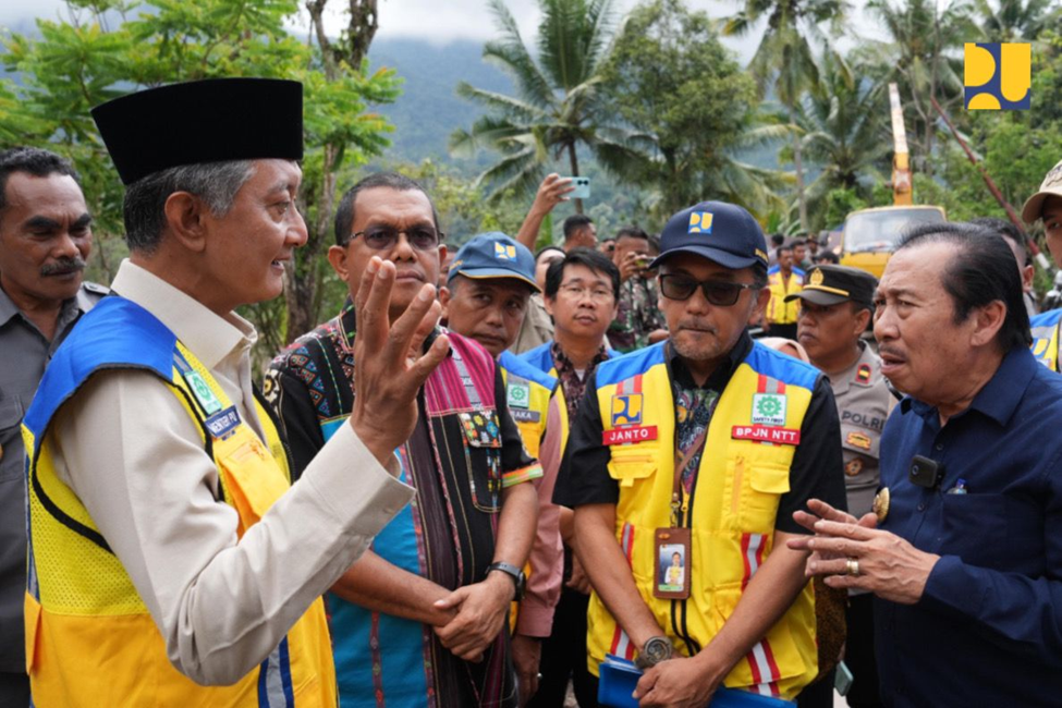 Peci Hitam – Bapak Doddy Hanggodo Menteri Pekerjaan Umum