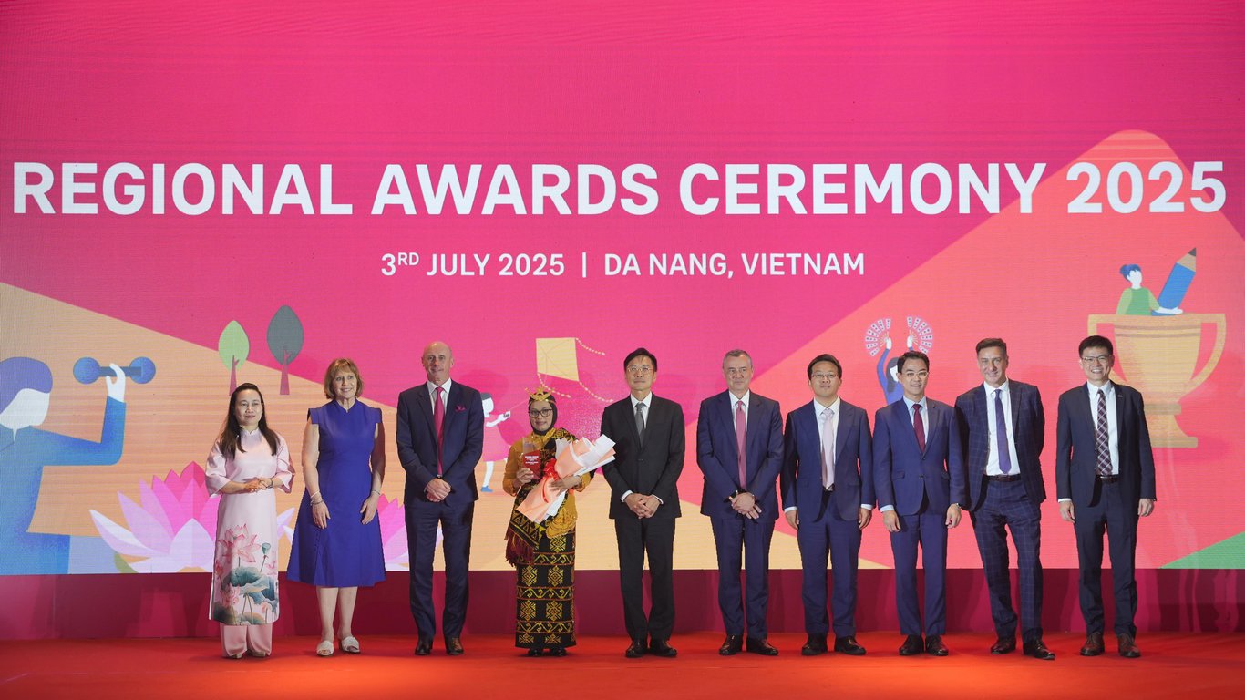 Foto Bersama UPTD SD Negeri Papela Indonesia di acara seremoni pemberian penghargaan Kompetisi Sekolah Tersehat AIA 2025
