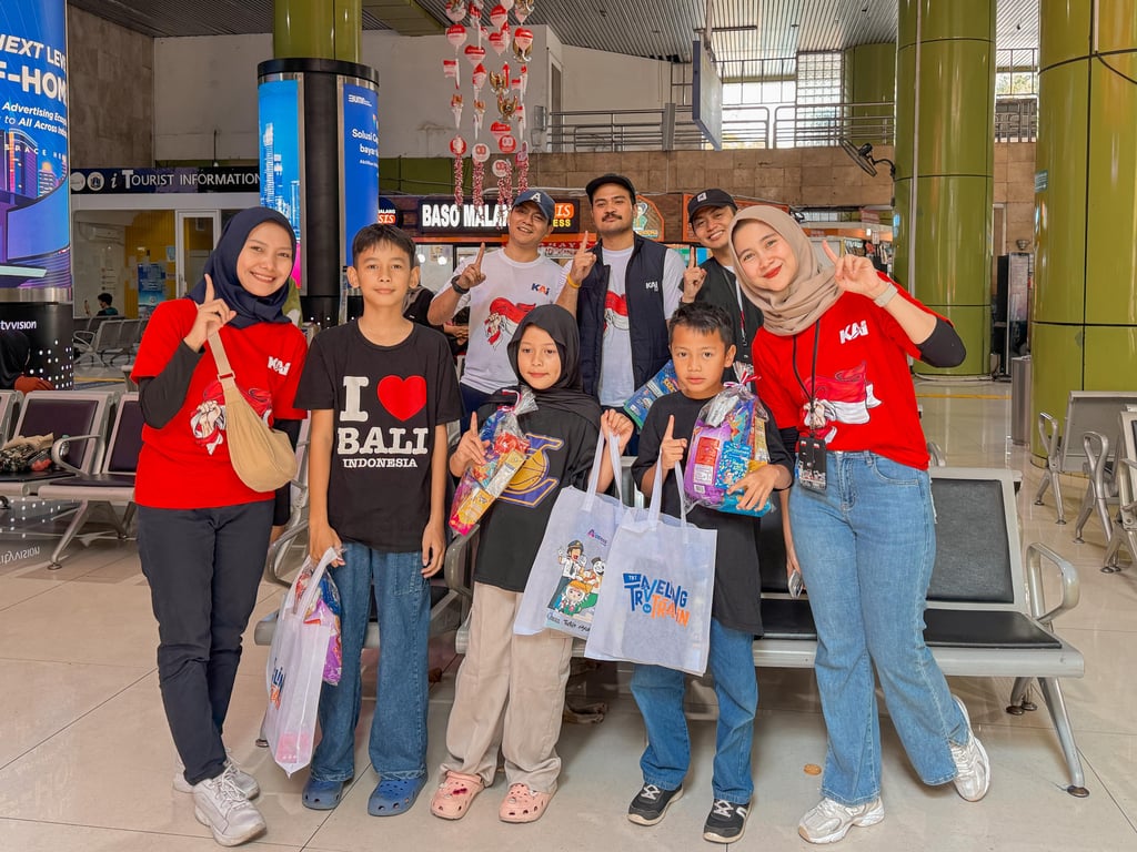 Suasana Lomba di Stasiun Gambir