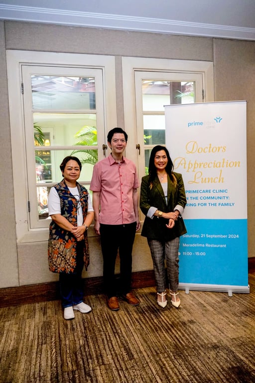 dr. Rr. Herutami K, MPH, John Kwari dan April Cabello dalam acara apresiasi dokter Primecare Clinic, Sabtu, 21 September 2024