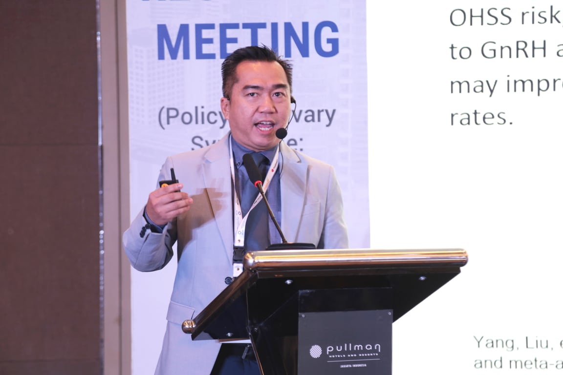 Kepala Departemen Obstetri dan Ginekologi University Malaya Medical Centre, Prof. Dr. Mukhri B. Hamdan dari Malaysia
