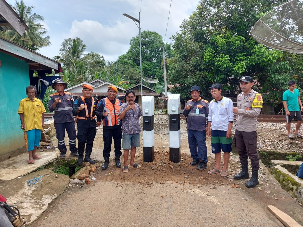 Foto: KAI dan kewilayahan melakukan Penutupan perlintasan liar