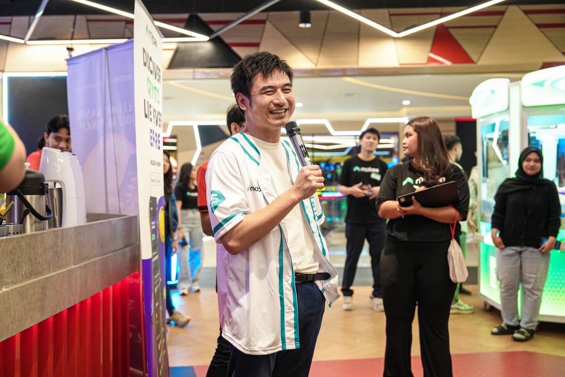 Geoffrey James, Chief Product Officer Mobee, memberikan sambutan kepada seluruh peserta.