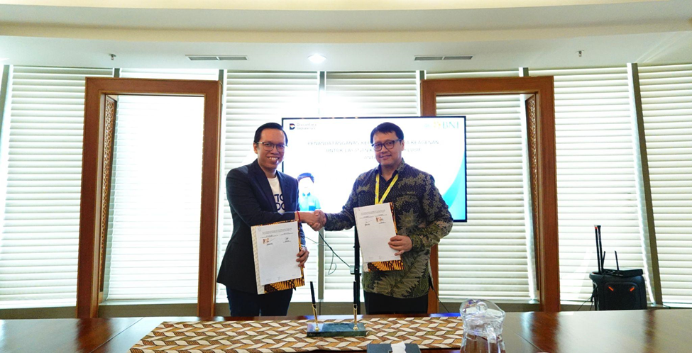 Sesi penandatanganan diwakili oleh Rainaldo, Presiden Direktur DoctorTool dan Rahma Dhoni, Pemimpin Divisi Agen46 BNI