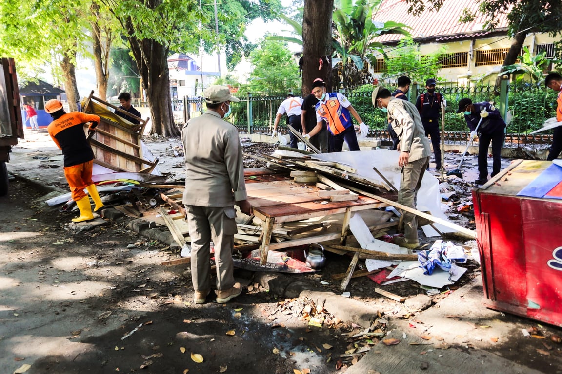 PT KAI Daop 1 Jakarta Berkolaborasi dengan Unsur Kewilayahan Setempat di kawasan Stadion Maulana Yusuf, Kota serang pada Rabu (28/5)
