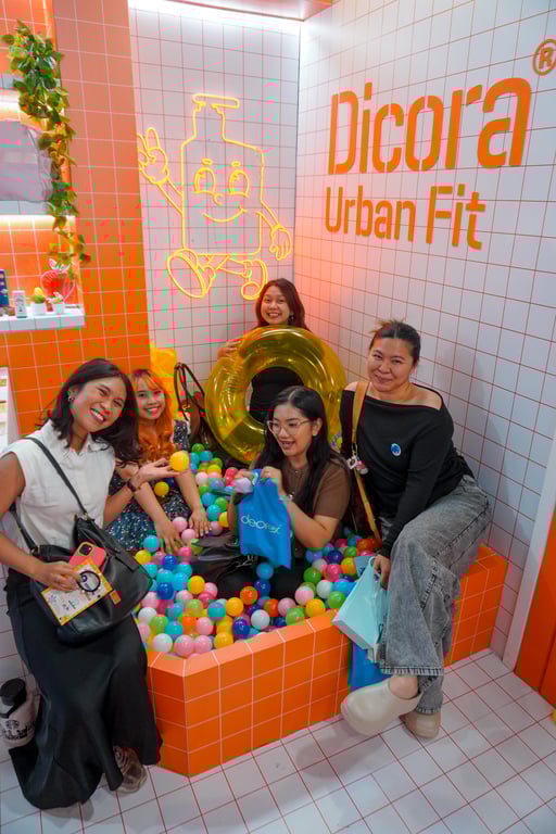 Booth Dicora Urban Fit di The BFF Festival 2025: Pool Tub Photo Corner.
