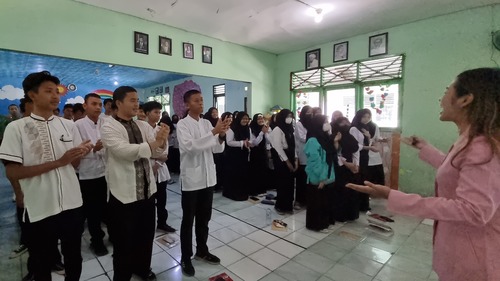 Partisipasi para siswa dan siswi dalam sesi workshop public speaking. Sumber gambar: Dok. pribadi.