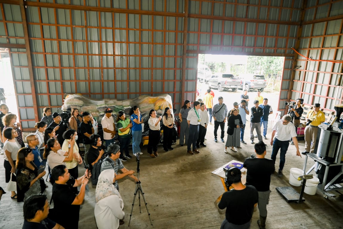 Participants witness the KoolMill efficient milling technology — the first of its kind in the Philippines — demonstrating how rice can be milled using up to 90% less energy while improving grain quality and yield.