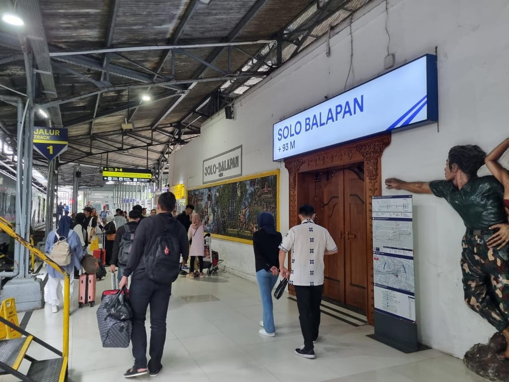 Suasana Penumpang di Stasiun Solo Balapan