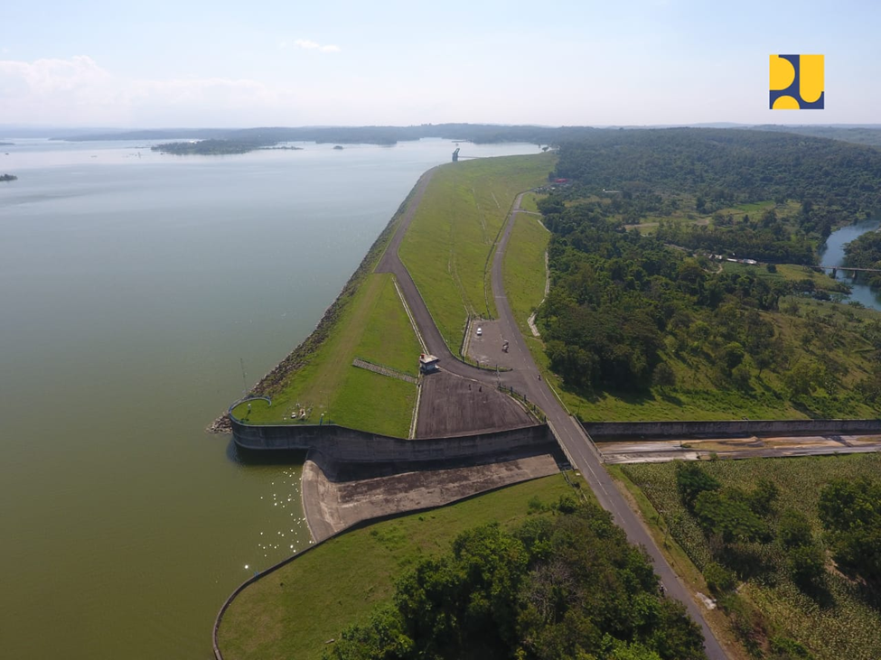 Proyek Waduk Kedungombo oleh Kementerian PU