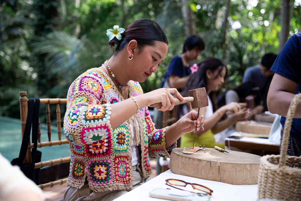 Workshop eksklusif kerajinan kulit bersama Oka Kartini dan Birkenstock