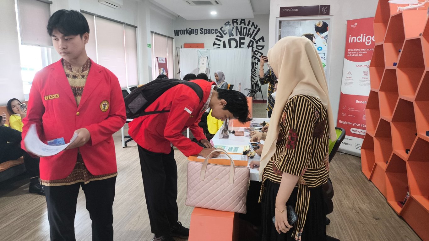 Peserta melakukan registrasi Grand Final Presentasi Kompetisi Perencanaan Bisnis: National Business Plan Competition (NBPC) Business Project 5.0