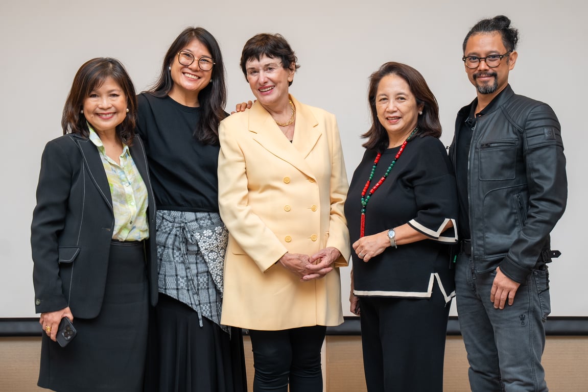 Dr. Barlow (center) with Management Strategies partners Elcee Asuncion Villa, Cristina Alafriz, Luisa Ozamiz, Ian Paredes