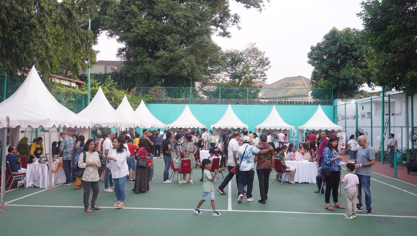 Suasana pengunjung pada festival Khau Galli di India House, Menteng, Jakarta, Minggu (4/5/2025). Foto: India News Desk/Rafi Fadhilah