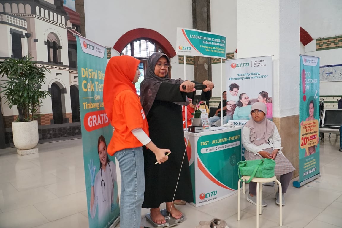 Pemeriksaan kesehatan gratis kepada para penumpang KA