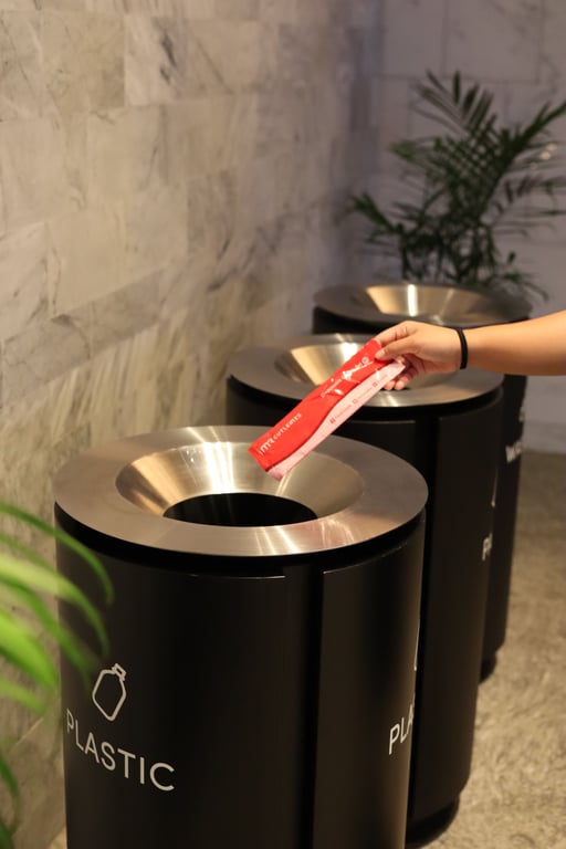 Pengelolaan kategori tempat sampah di ASHTA District 8 SCBD