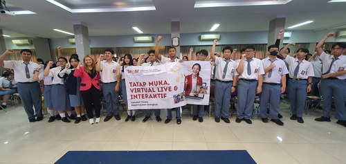 Foto Kebersamaan Coach Priska Sahanaya bersama Peserta Workshop setelah melakukan kegiatan bersama SINOTIF. Sumber : Dok Pribadi.